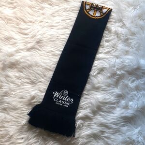 Black NHL 2023 Boston Bruins Fringe Winter Scarf